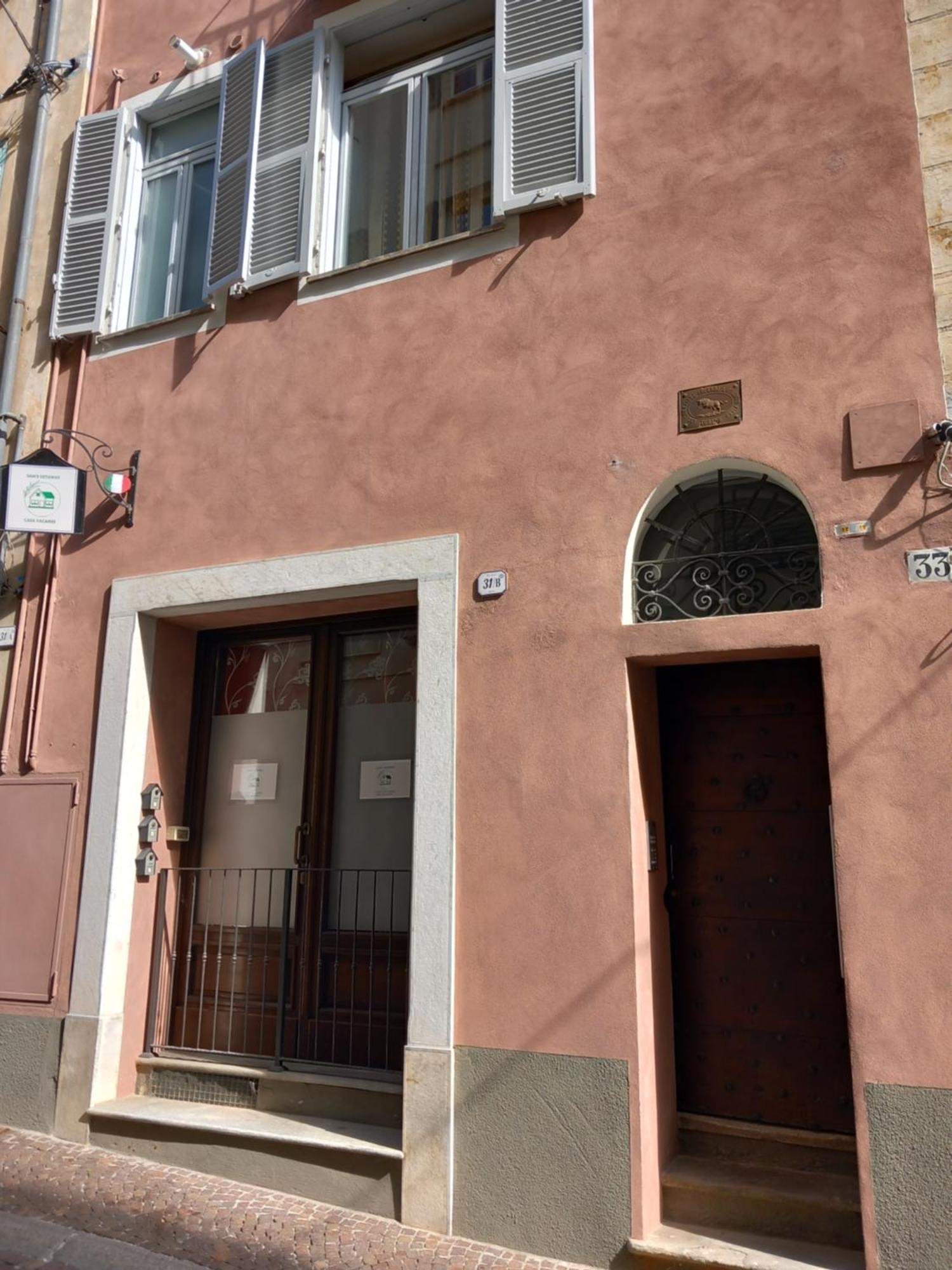 Sam'S Getaway Apartment Mondovi Bagian luar foto