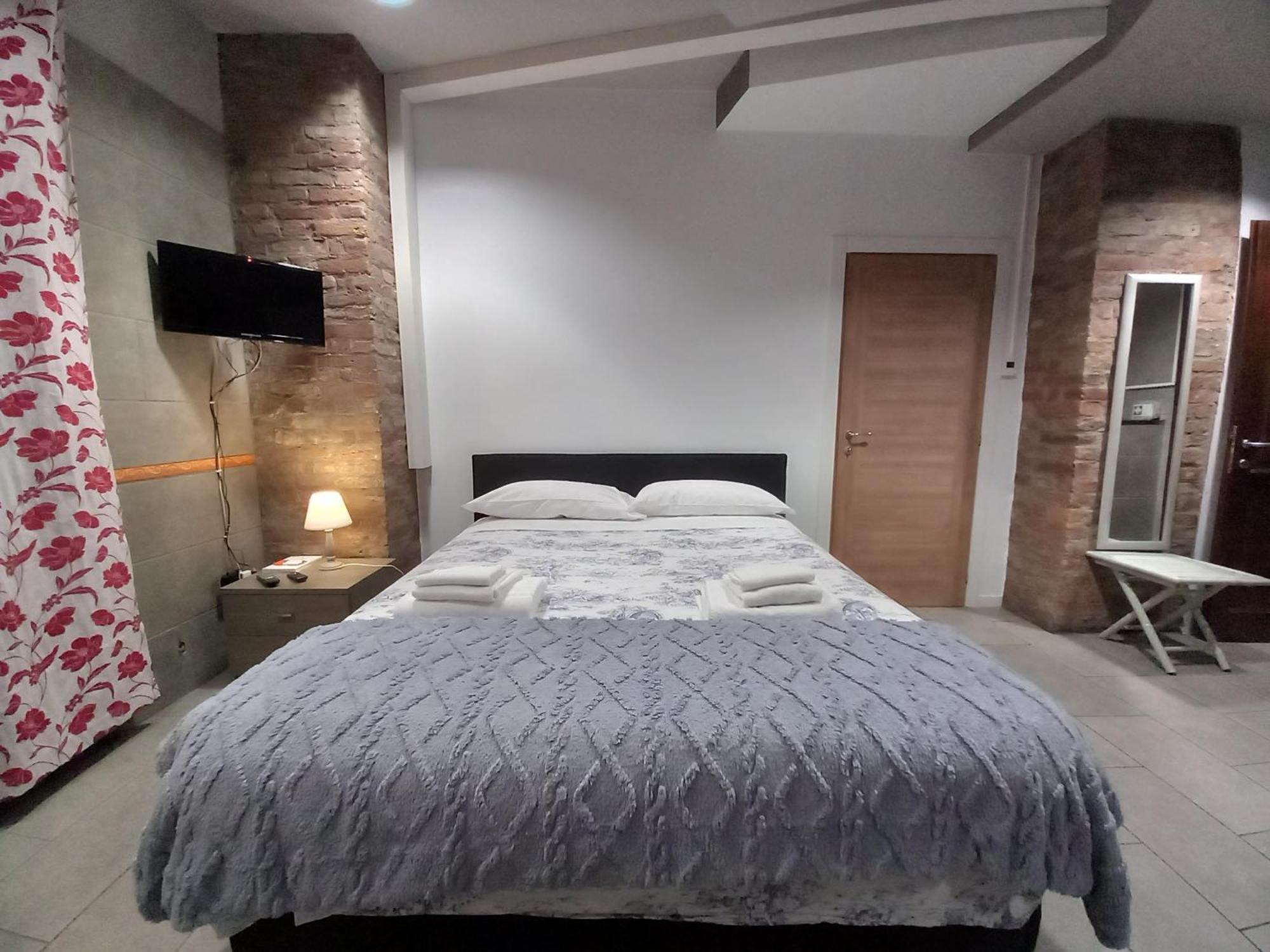 Sam'S Getaway Apartment Mondovi Bagian luar foto