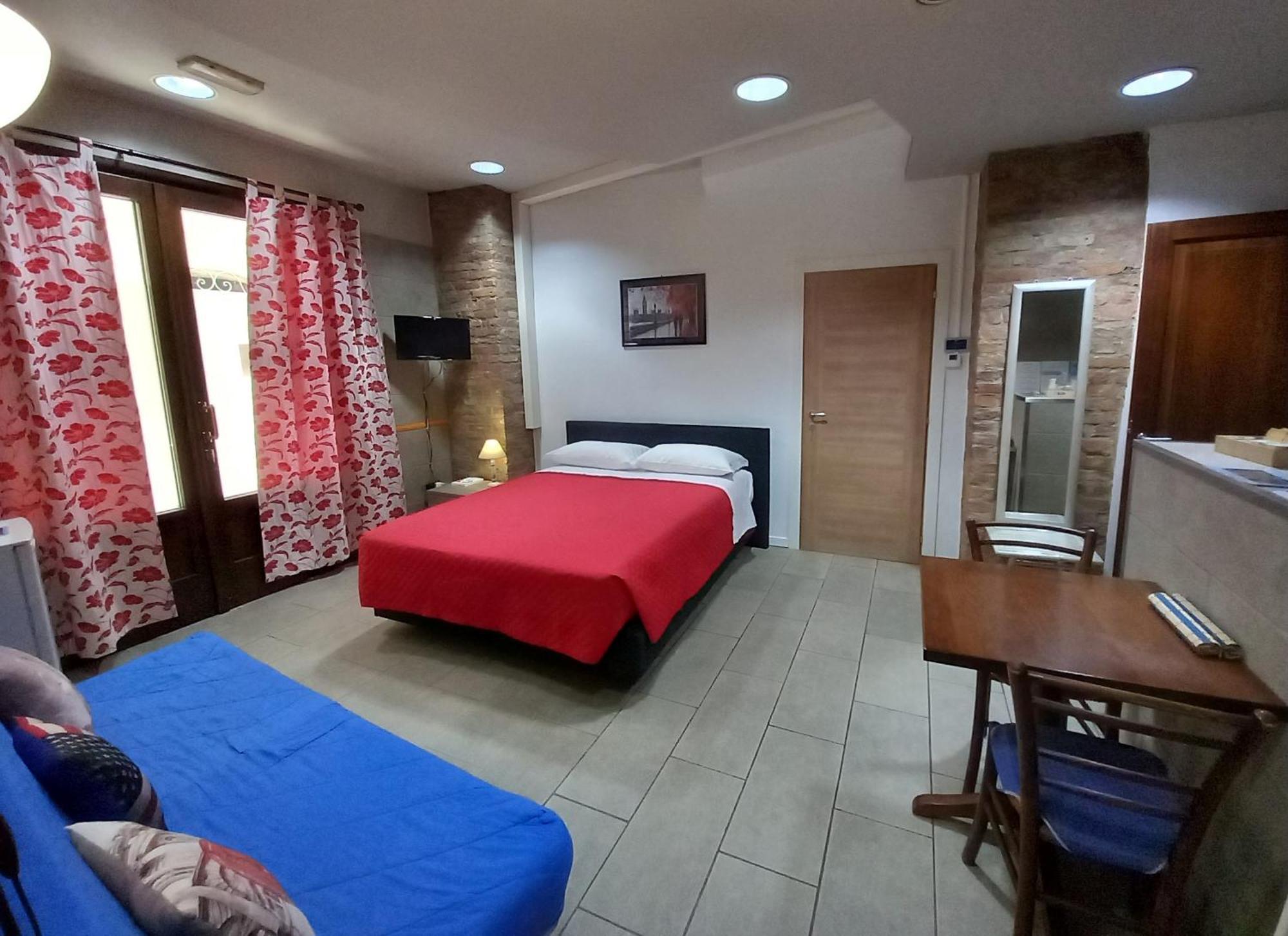 Sam'S Getaway Apartment Mondovi Bagian luar foto